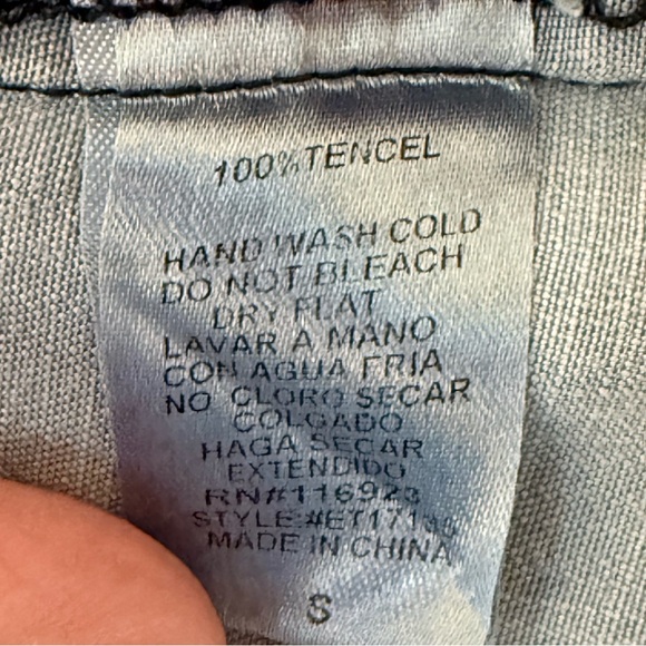 Easel LA Light Wash Denim Button-Up oversized - size S - Picture 4 of 4